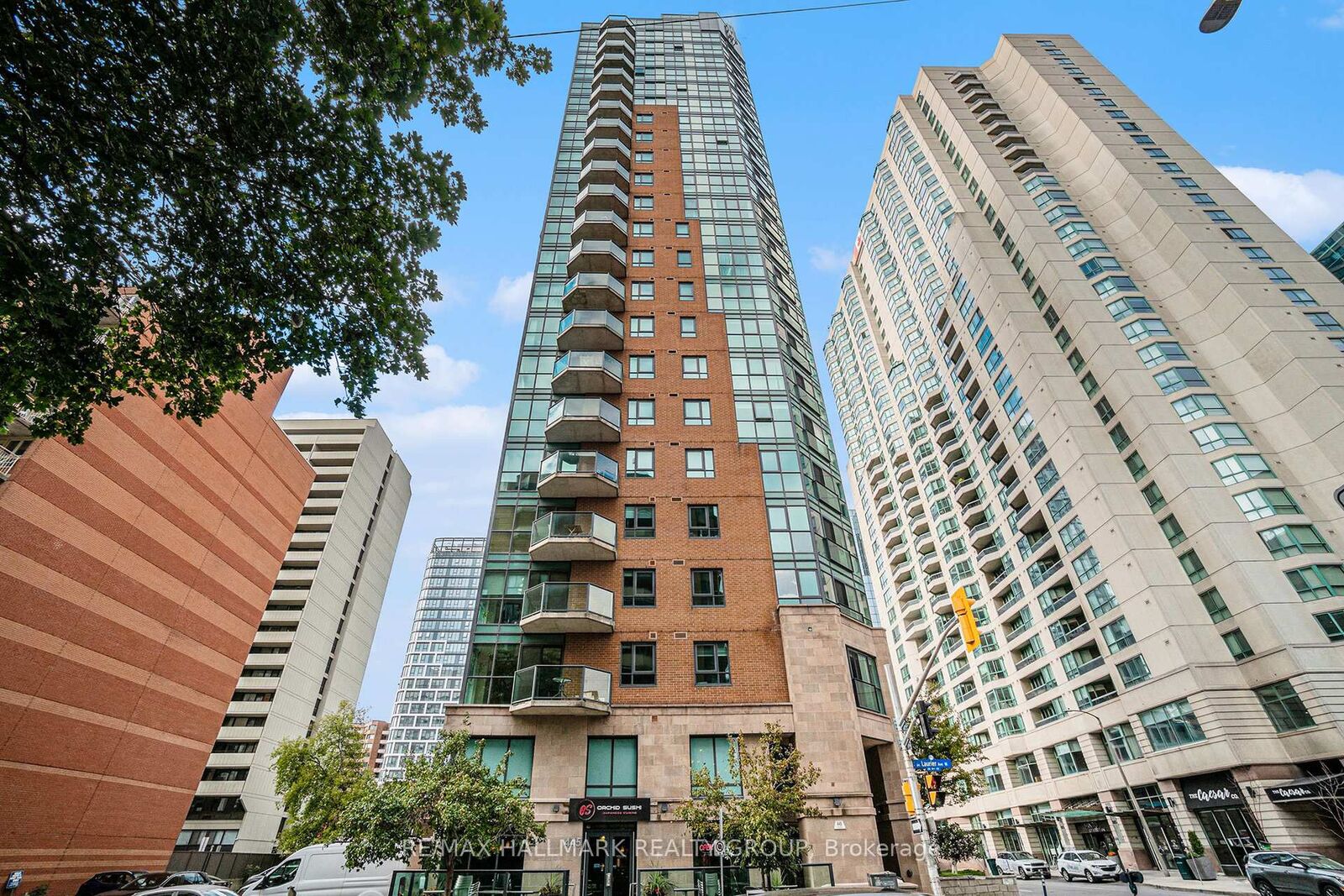Property Photo:  445 Laurier Avenue W Ph#4  ON K1N 6R4 