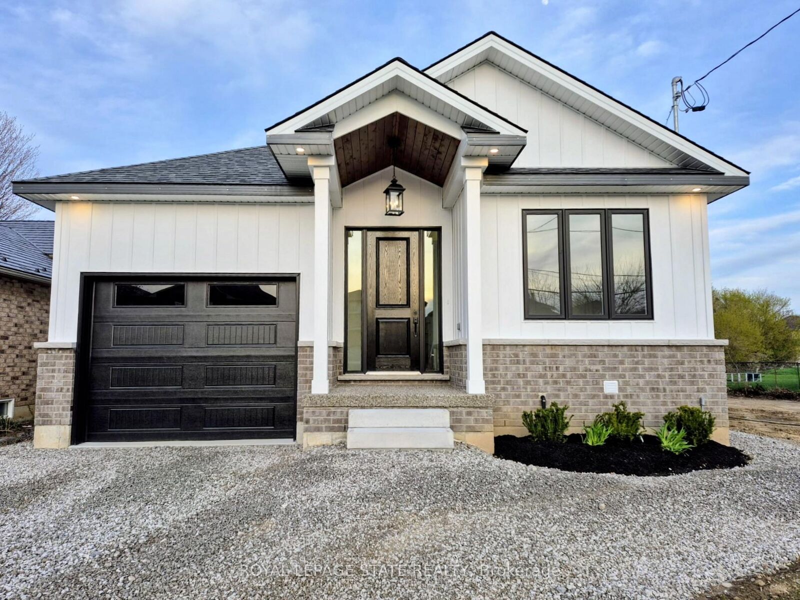 Property Photo:  115 Chesley Street Main  ON L9C 3V9 