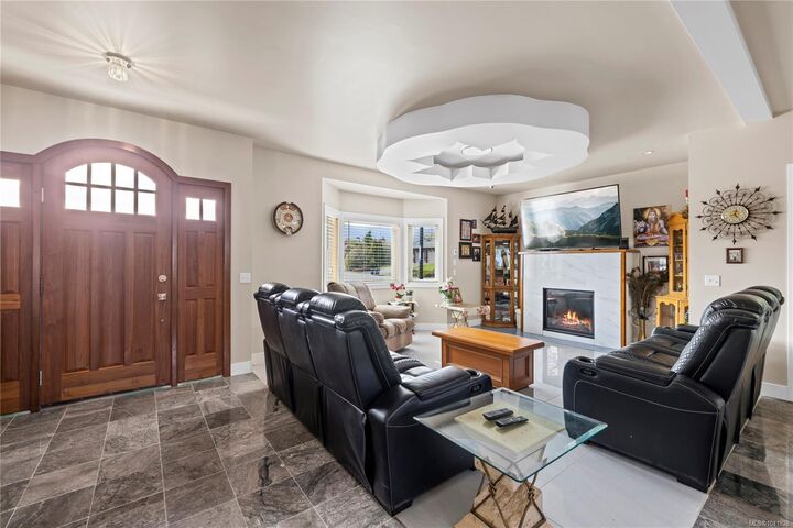 Property Photo: 787 Stanhope Rd BC V9P 0C7
