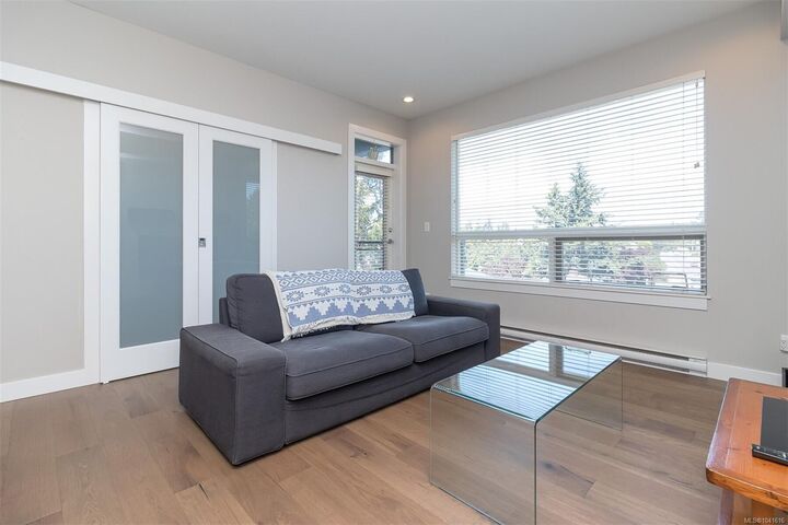 Property Photo: 1008 Tillicum Rd #203 BC V9A 1Z8