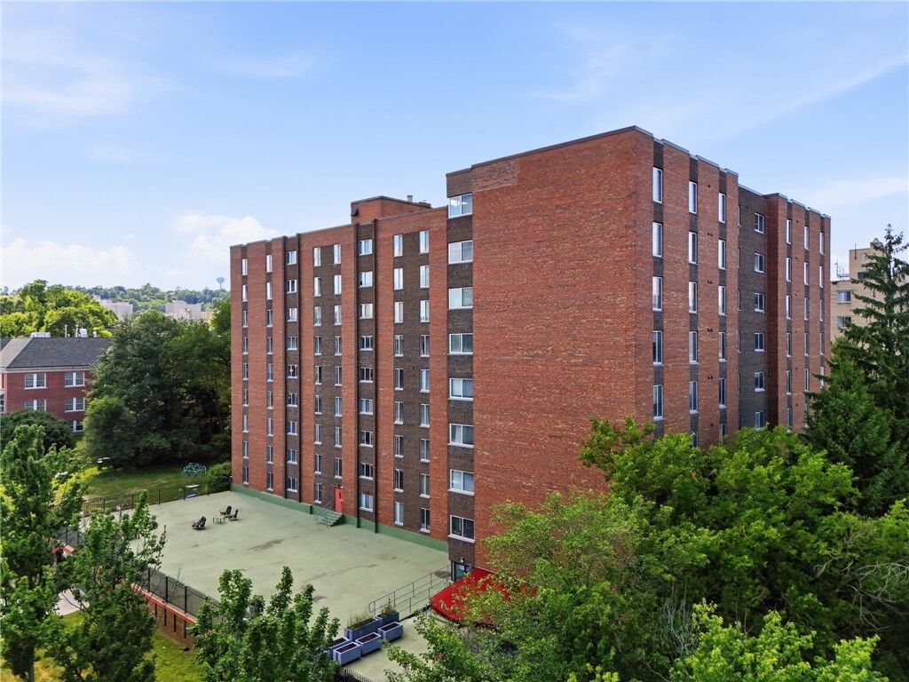 Property Photo:  5 Bayard Rd 104  PA 15213 