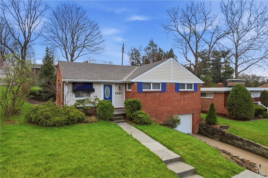 Property Photo: 1243 Lakemont Dr PA 15243