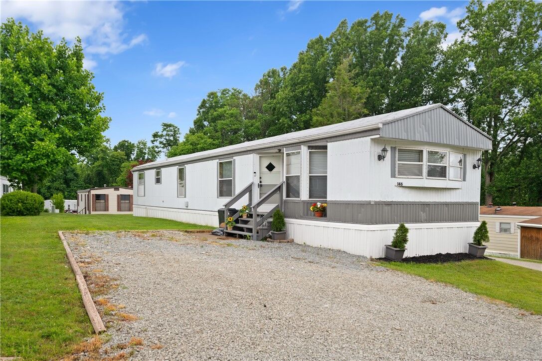 Property Photo: 146 Wencliff Lane PA 15644