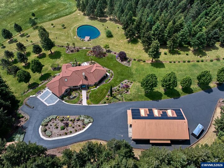 Property Photo: 2800 Oak Grove Rd NW OR 97304