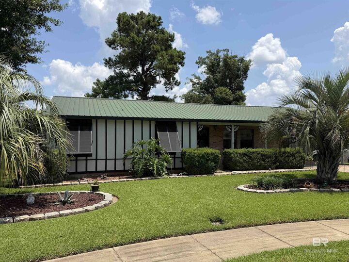 Property Photo: 512 Jeraldean Court AL 36535