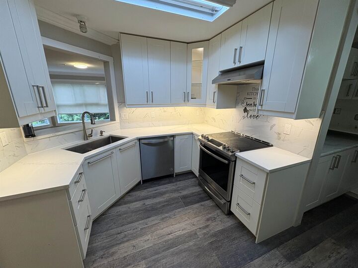 7435 121A Street 310 — photo 1