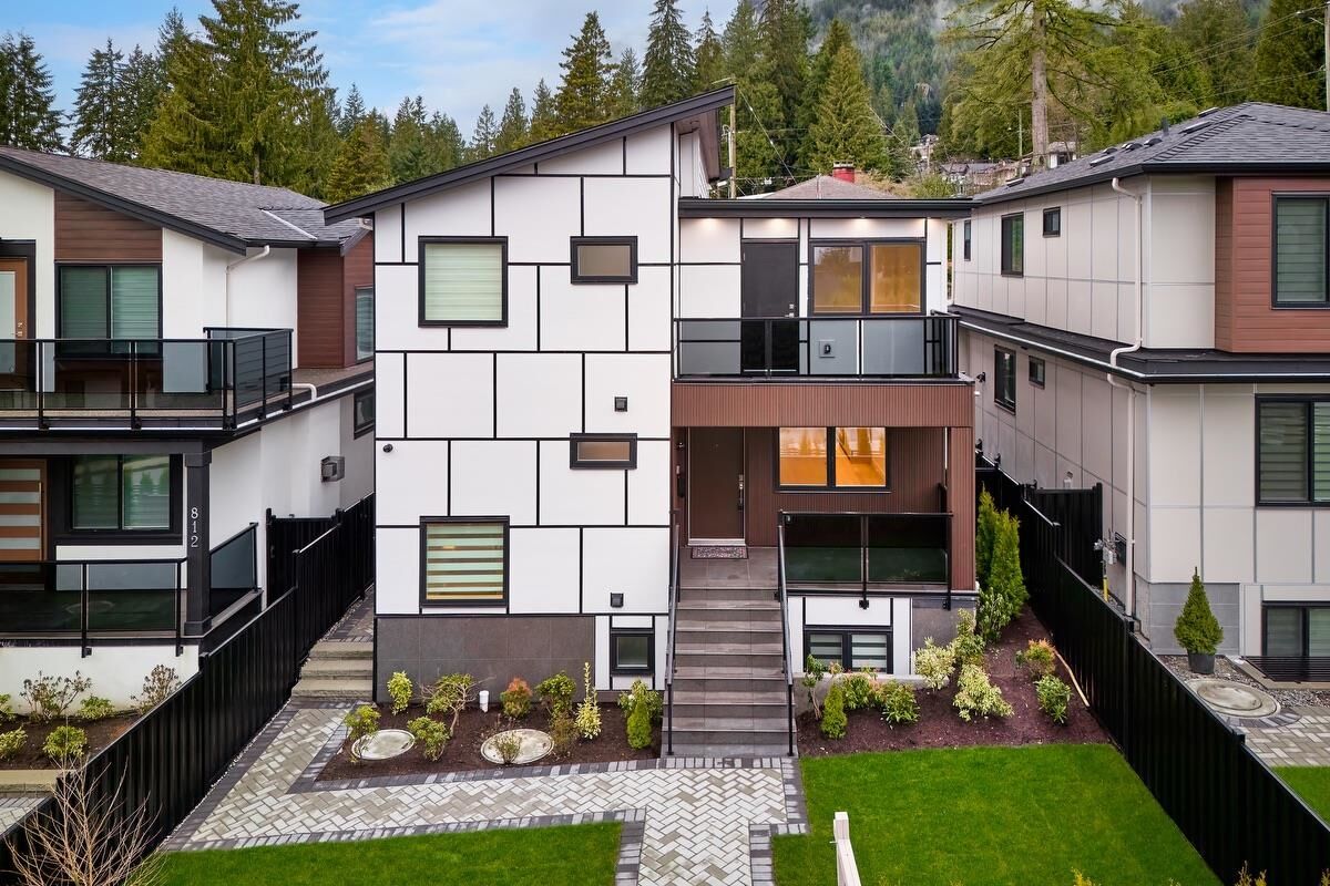 Property Photo: 806 Montroyal Boulevard BC V7R 2G6