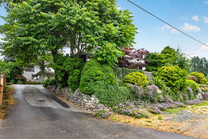 Property Photo:  32877 10th Avenue  BC V2V 2J9 