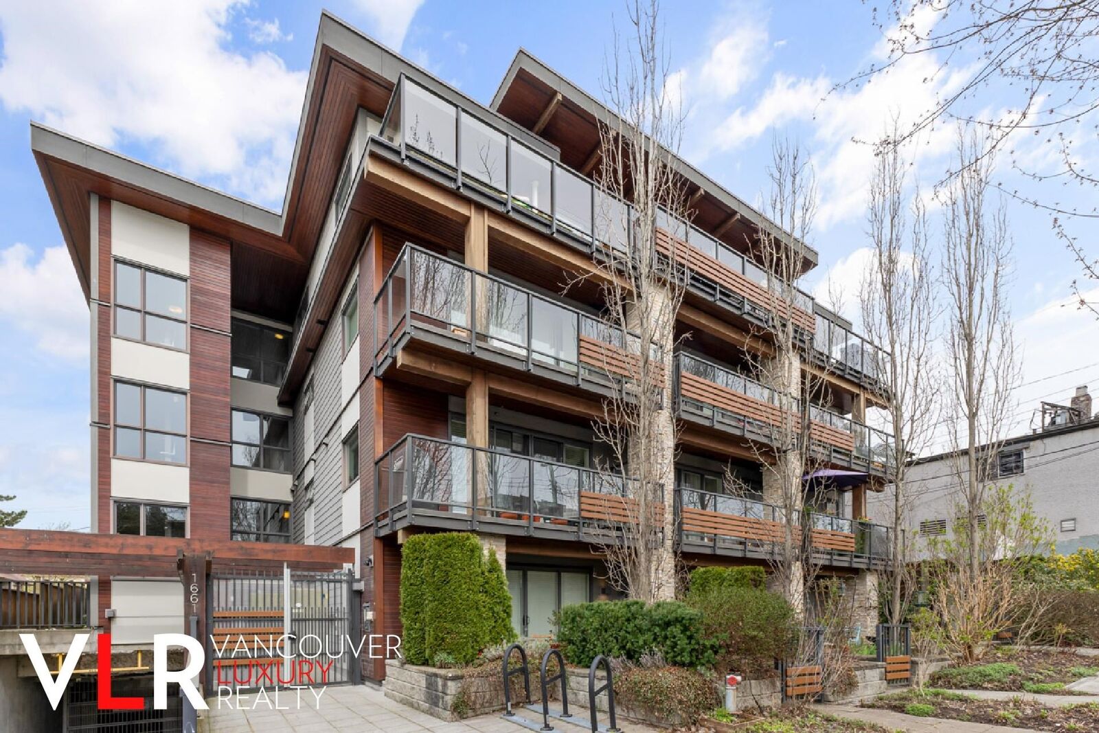 Property Photo:  1661 E 2nd Avenue 107  BC V5N 1E1 