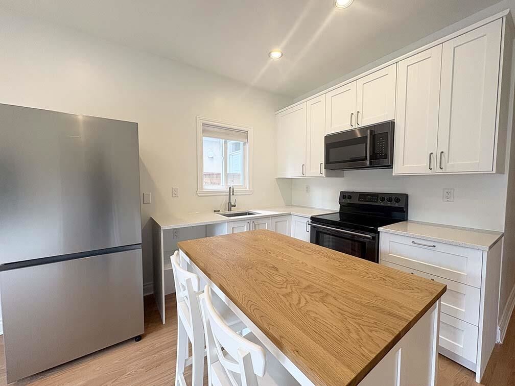 Photo de la propriété:  8144 Wedgewood Street  BC V3N 1C3 