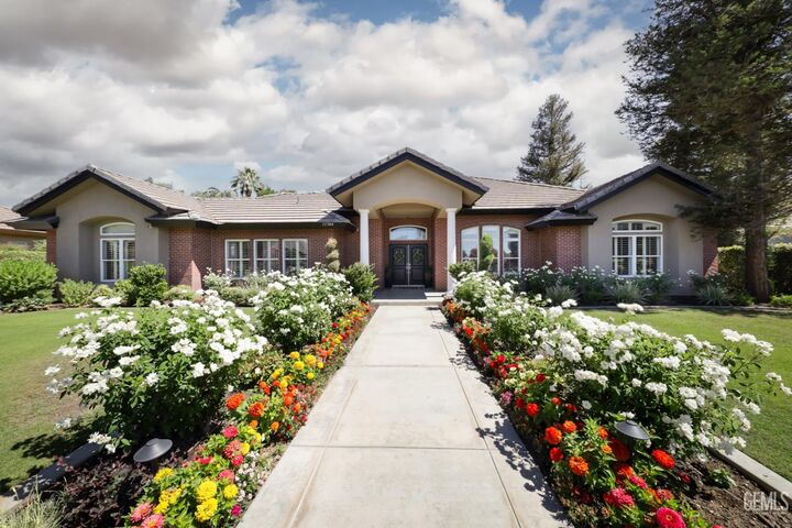 Property Photo: 11504 Buffington Street CA 93312