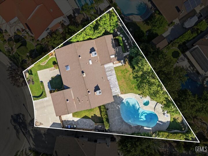 Property Photo: 7221 Durango Way CA 93309