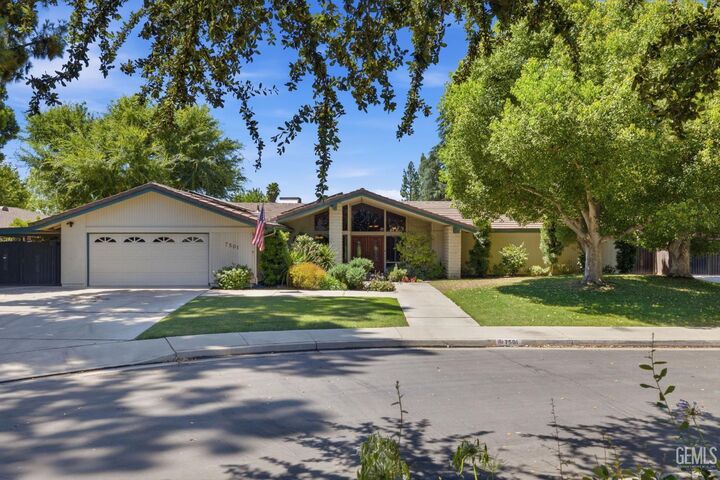 Property Photo:  7501 El Roble Court  CA 93309 