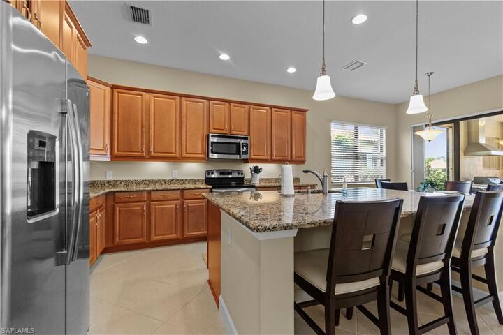 Property Photo:  9292 Isla Bella Cir  FL 34135 