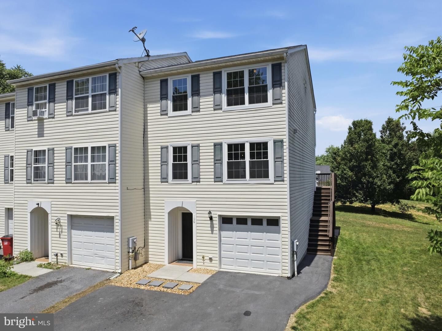 Property Photo:  106 Sir Washington Street  WV 25428 