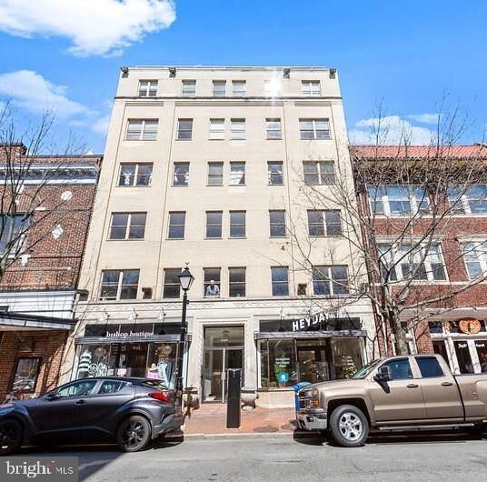 Property Photo:  815 King Street 3A  VA 22314 