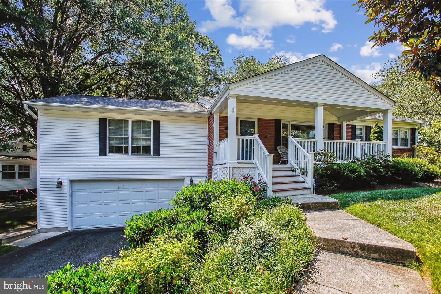 Property Photo: 1913 Paul Spring Parkway VA 22308