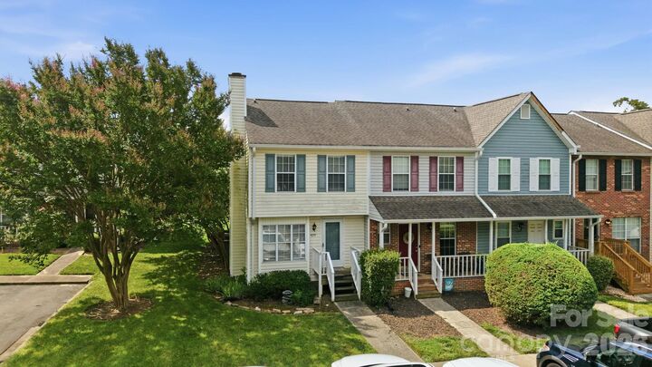 Property Photo:  8237 Circle Tree Lane  NC 28277 