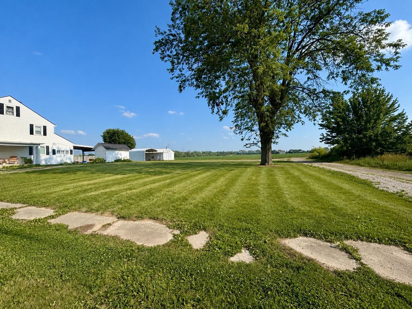 Property Photo: 7135 E Main Street OH 43153