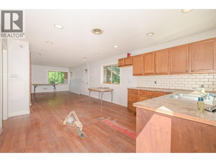 Photo de la propriété: 630 5 Street Southeast BC V1E 4G2