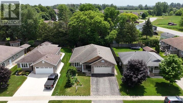 Property Photo: 401 Carling Terrace ON N0G 2W0