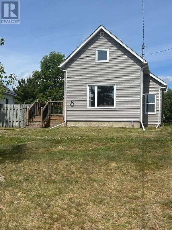 Property Photo:  8 Ruttan St  ON P7A 5C3 