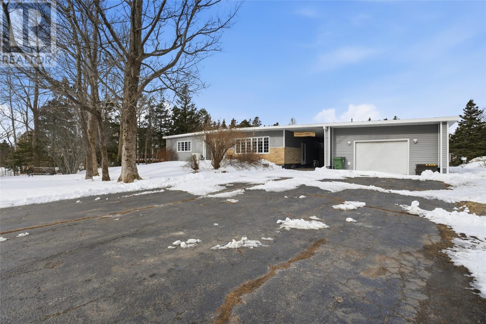 Property Photo: 214-216 Creston Boulevard NL A0E 1K0