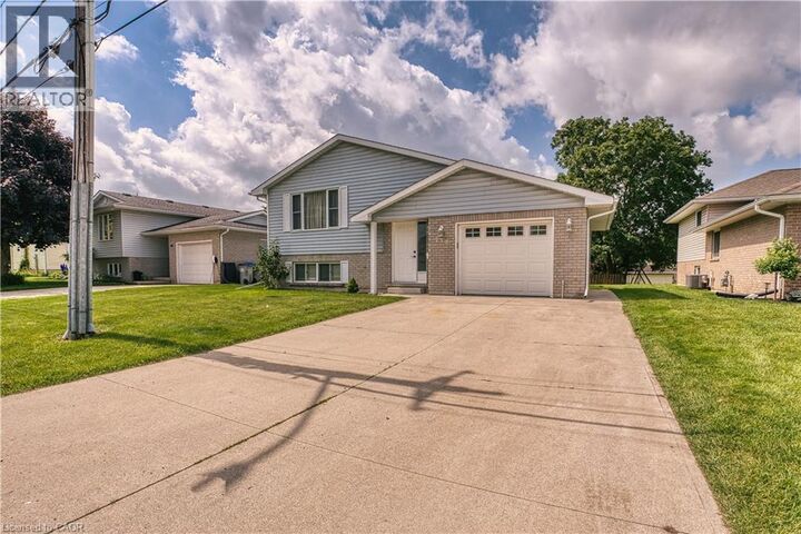 Property Photo: 718 Edgar Street West ON N4W 1H7