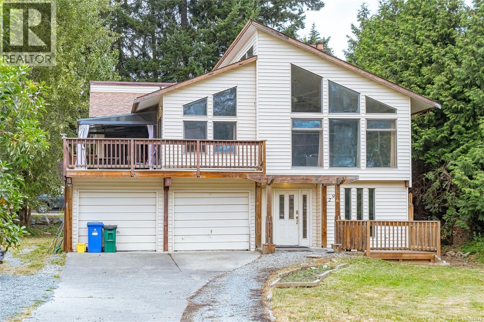 Property Photo:  2299 Macfarlane Crescent  BC V0R 2W0 