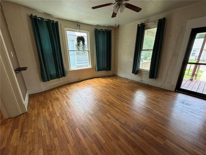 Property Photo:  312 E Pleasant Street  IL 62568 