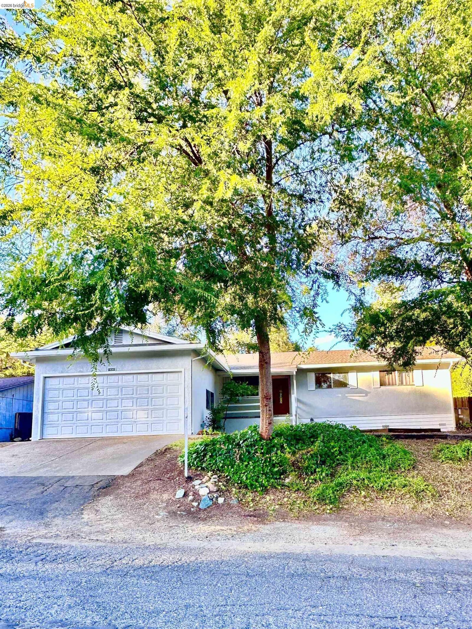 Property Photo: 19381 Rockridge Way CA 95370