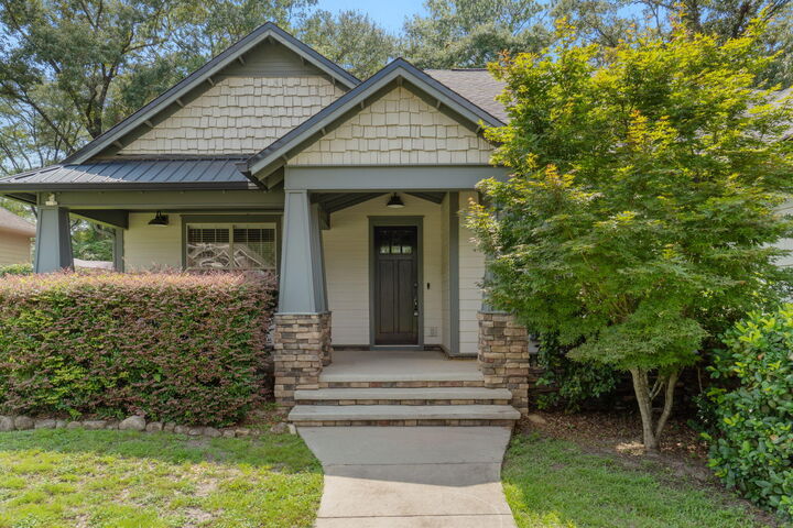 Property Photo:  6008 Trestle Street  FL 32536 