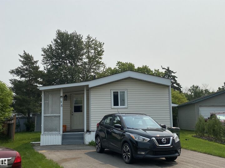 Property Photo:  15 Cliff Crescent NW  AB T6P 1B6 
