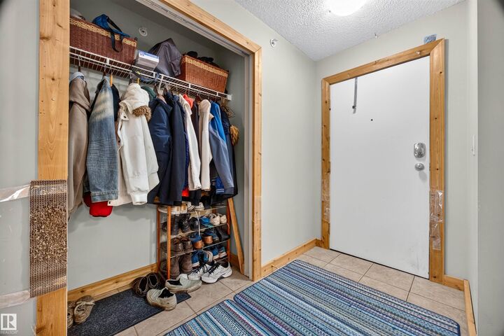 Property Photo: 11214 80 Street NW 414 AB T5B 4X5