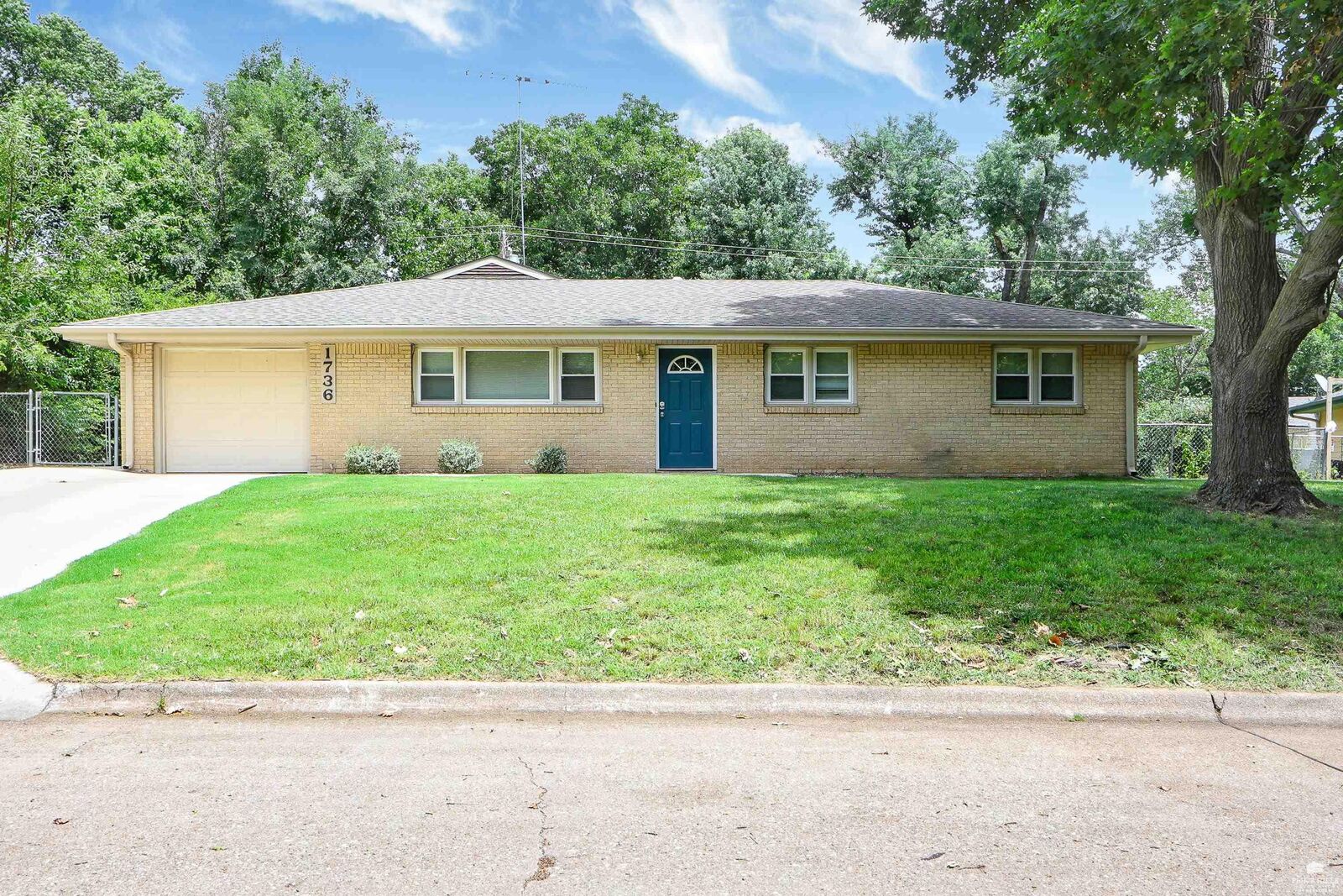 Property Photo: 1736 Winne Drive KS 66502
