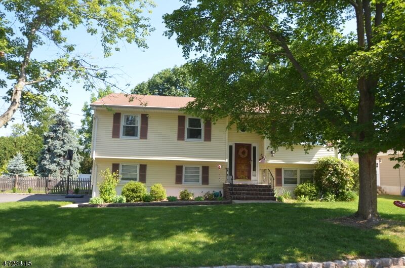Property Photo:  10 Avon Dr  NJ 07940 