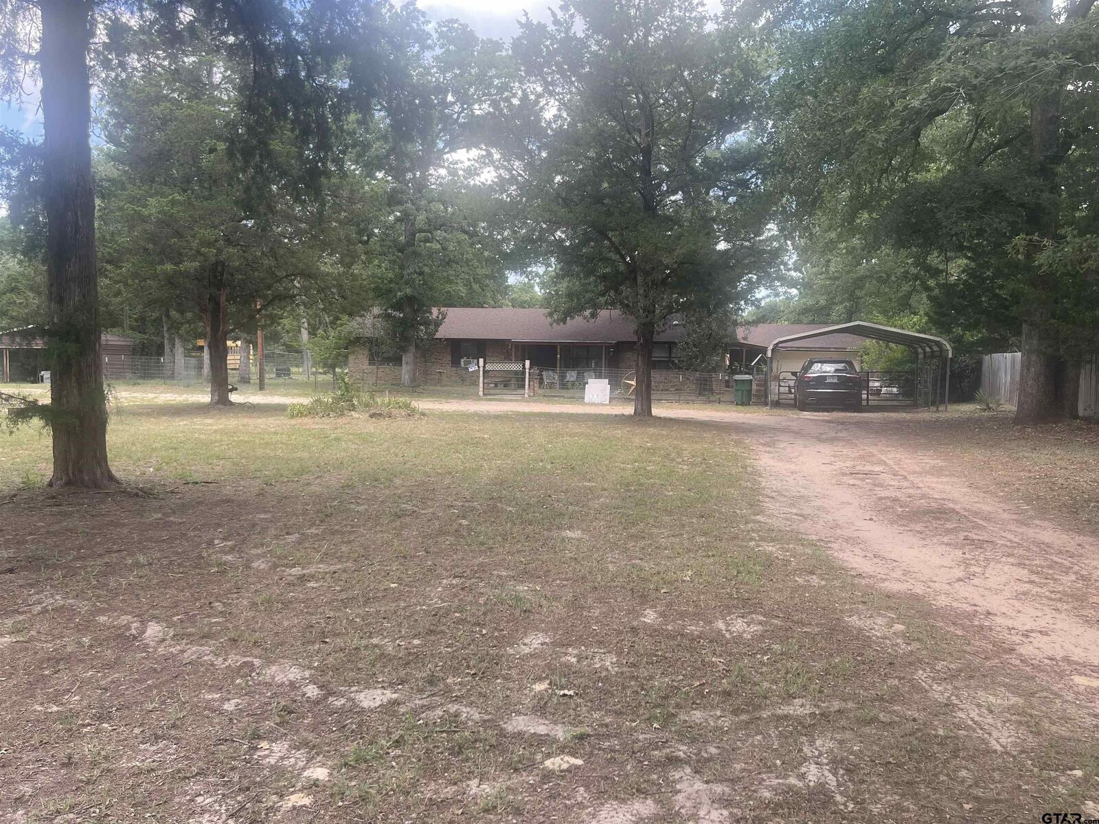 Property Photo:  976 E Water Tower Rd  TX 75755 