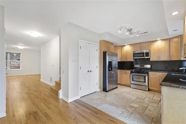 Property Photo:  24-1 Ash St 1  NJ 07304 