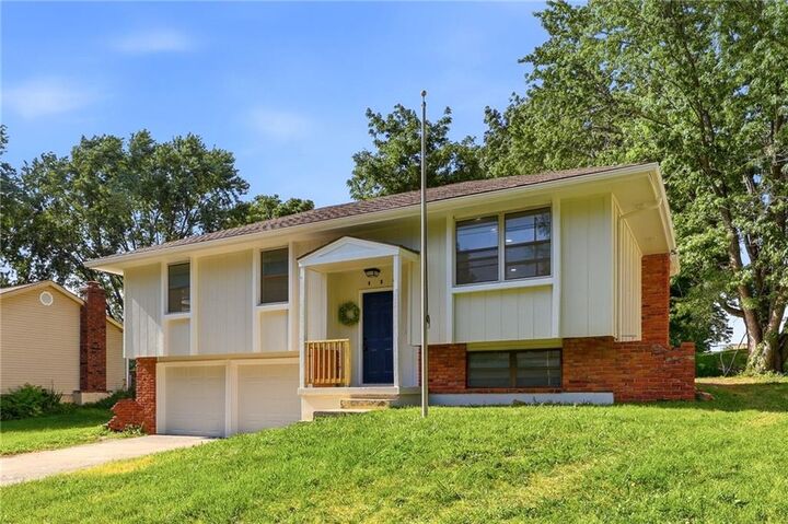 Property Photo:  110 Brentwood Drive  MO 64012 