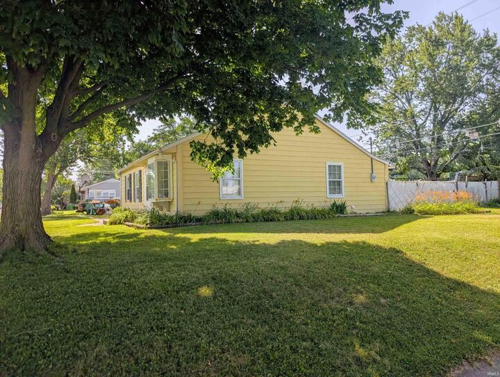 Property Photo:  