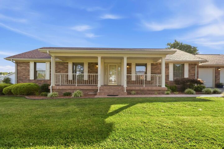 Property Photo:  43 Farmington Avenue  KY 42633 