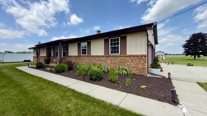 Property Photo: 1860 W Rauch Road MI 48182