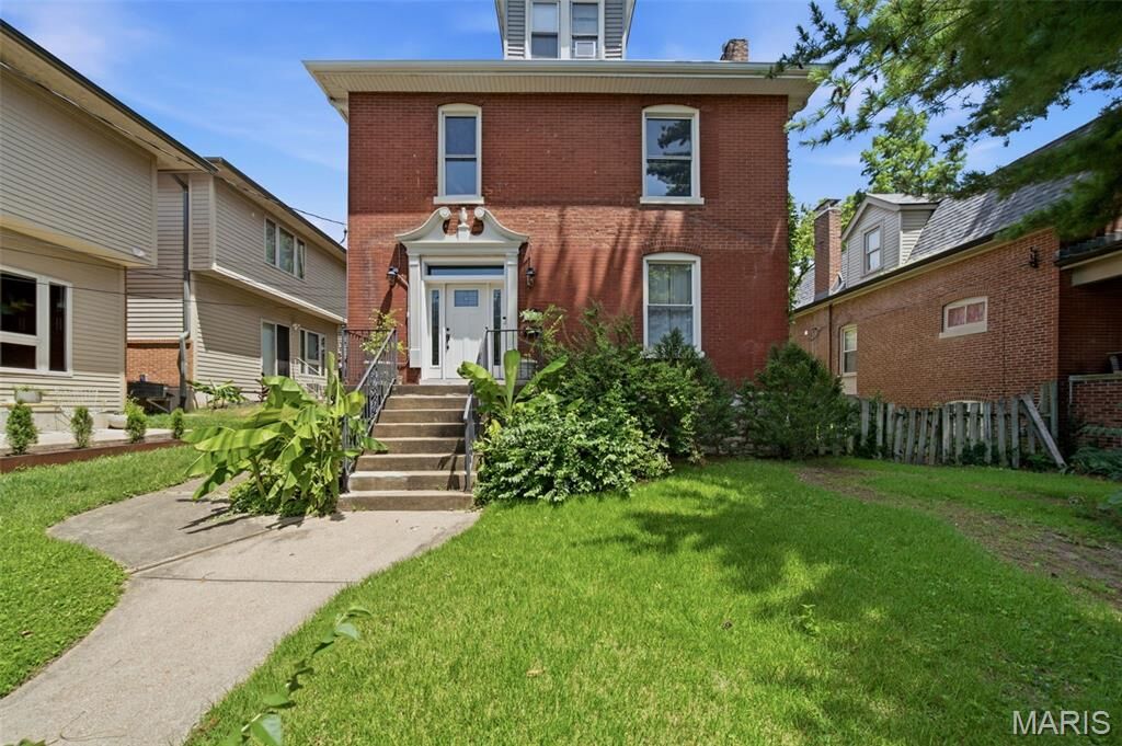 Property Photo:  2010 Forest Avenue  MO 63139 