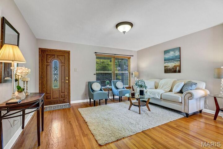 Property Photo:  1064 Barry Court  MO 63122 