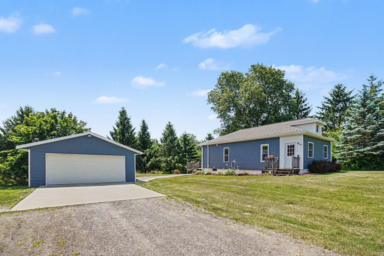 Property Photo: 2432 111th Avenue MI 49010