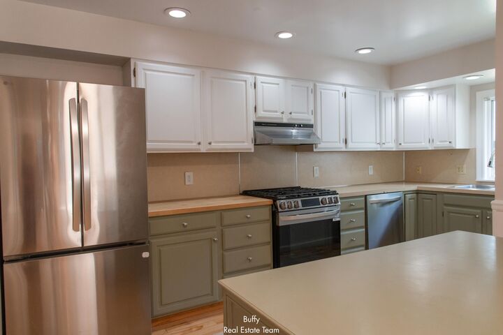 Property Photo: 521 Leggat Street MI 49417