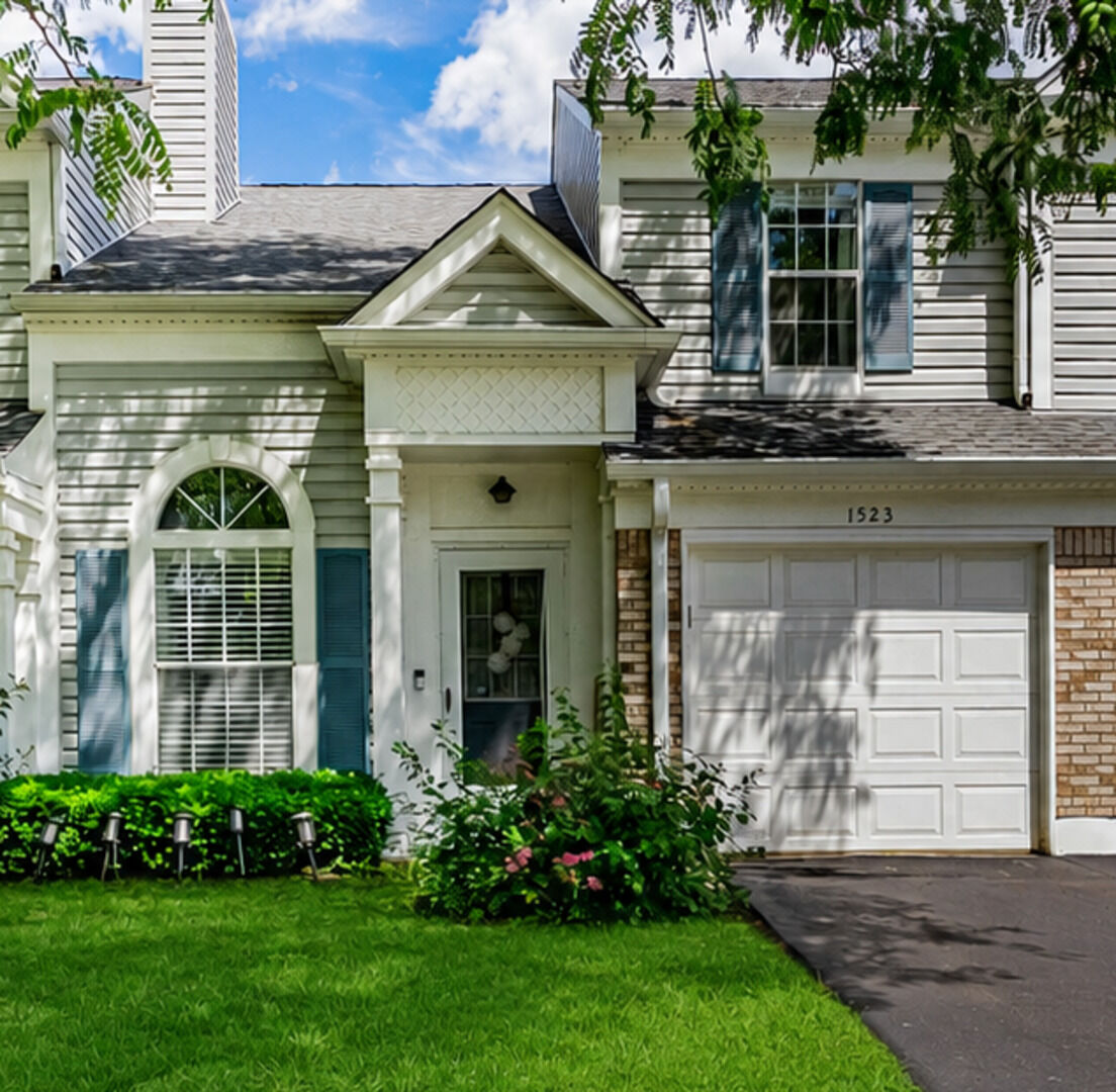 Property Photo:  1523 Apple Grove Lane  IL 60559 
