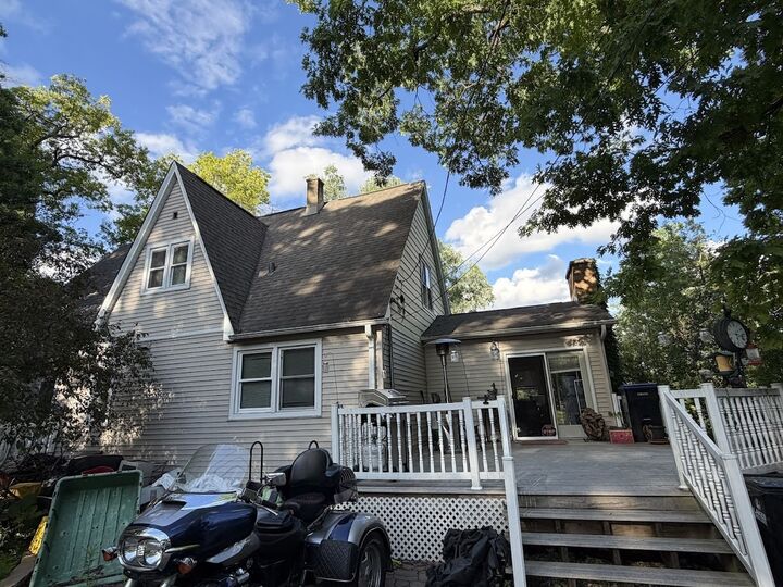 Property Photo:  922 Valley Avenue  IL 60051 
