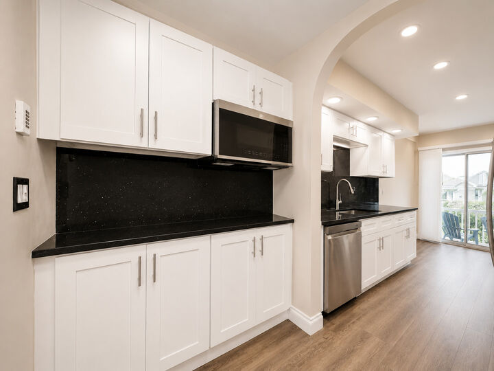 Property Photo: 311 Milton Court B IL 60108