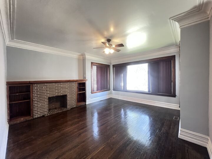 Property Photo: 821 N Waller Avenue 1 IL 60651